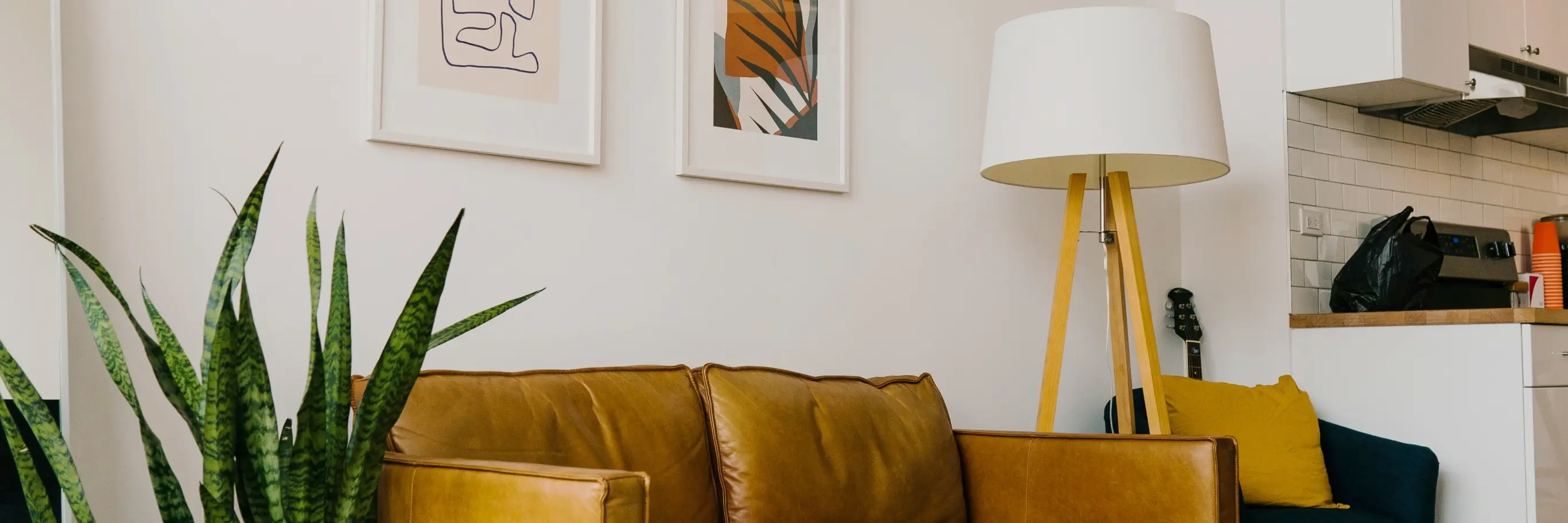 白い壁とおしゃれなインテリア